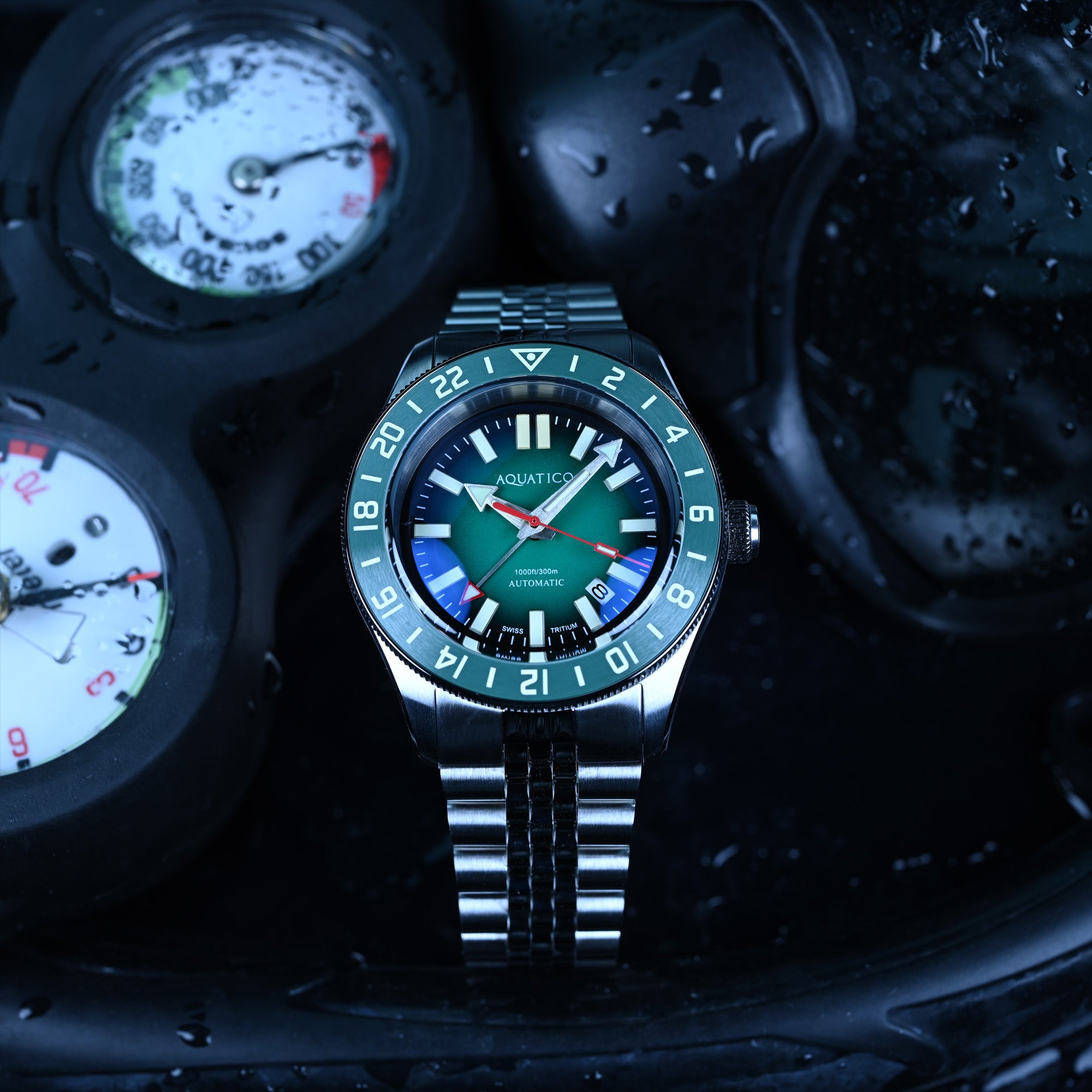 Best automatic GMT tritium watch green dial dive watch
