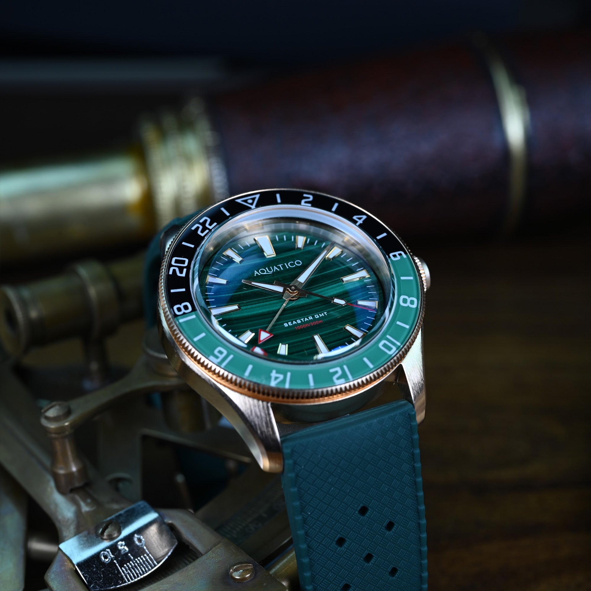 Automatic bronze GMT dive watch with malachite dial