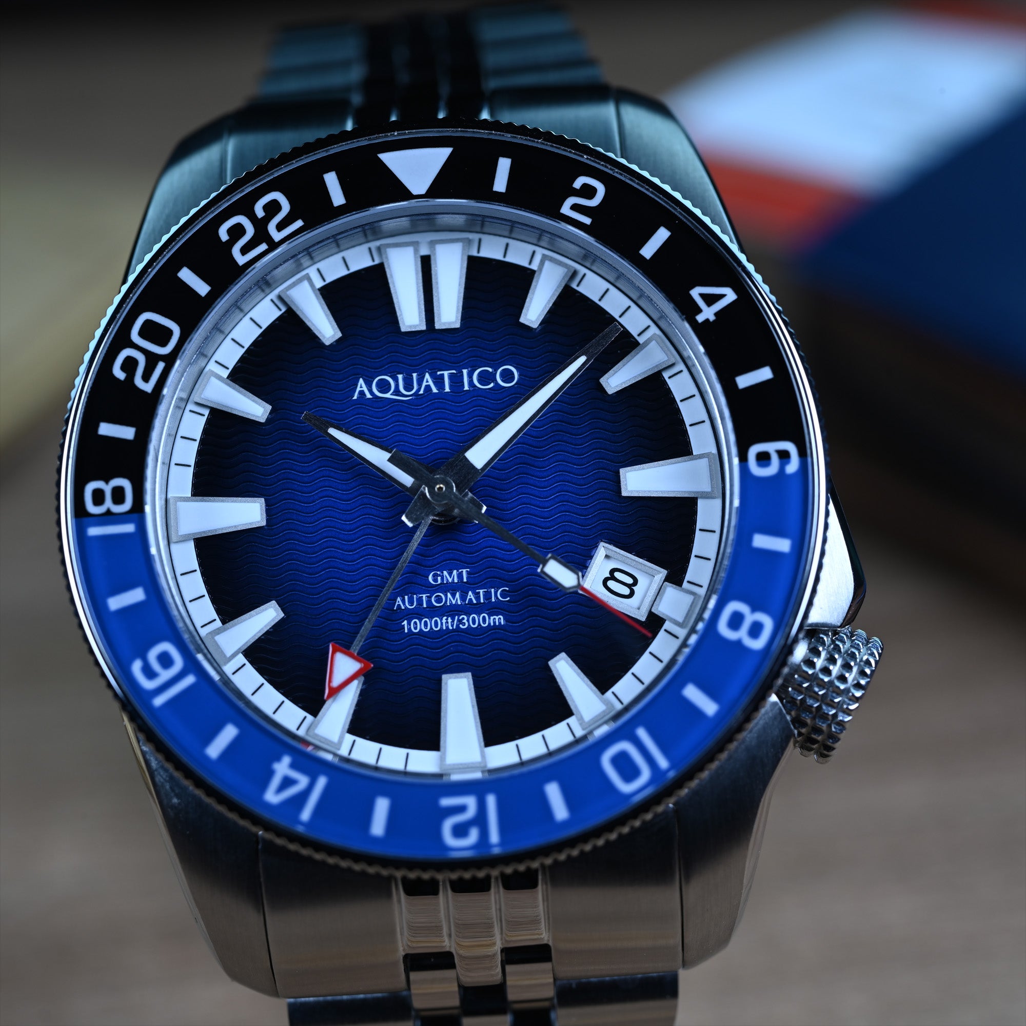 Men’s blue dial dive GMT watch for travel and diving