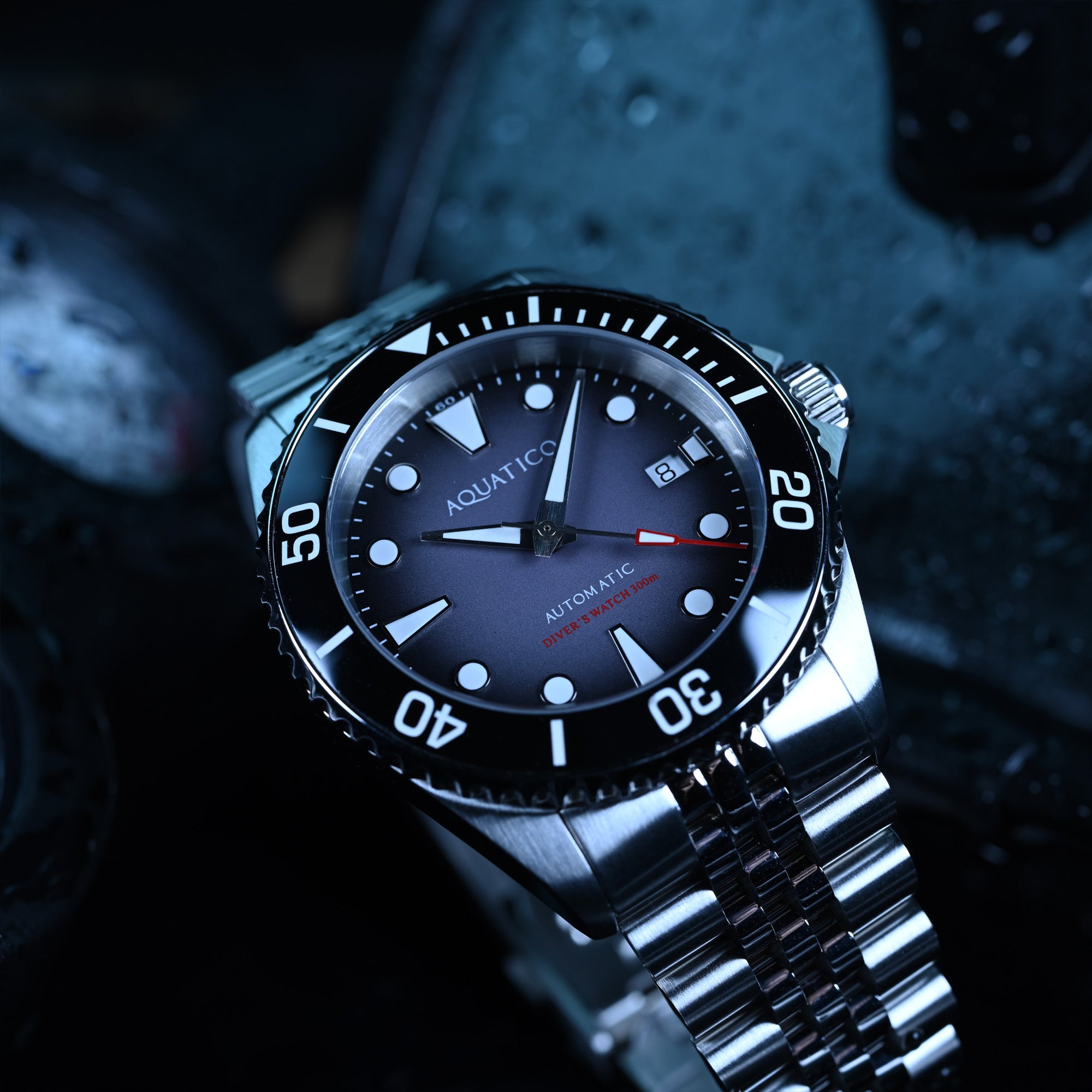 Men’s automatic black dial dive watch for everyday wear