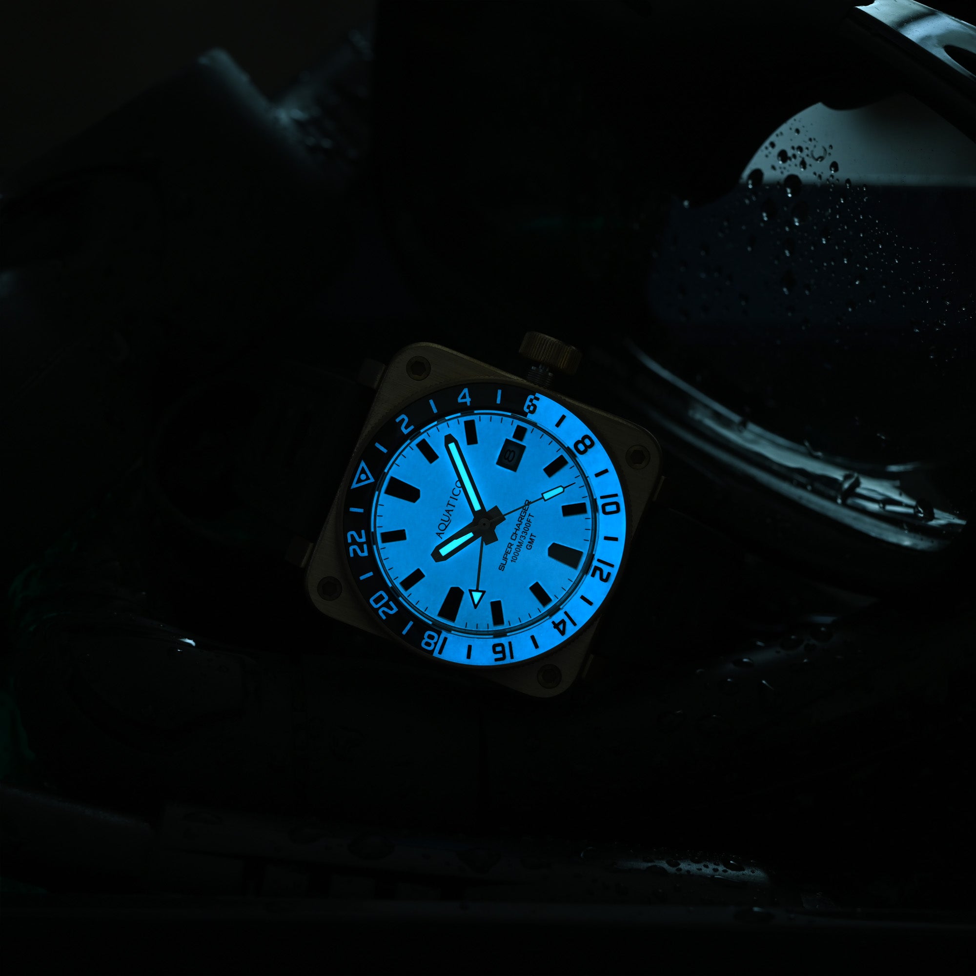 Full Lume Dial Watch for Sale – Bronze GMT Aquatico