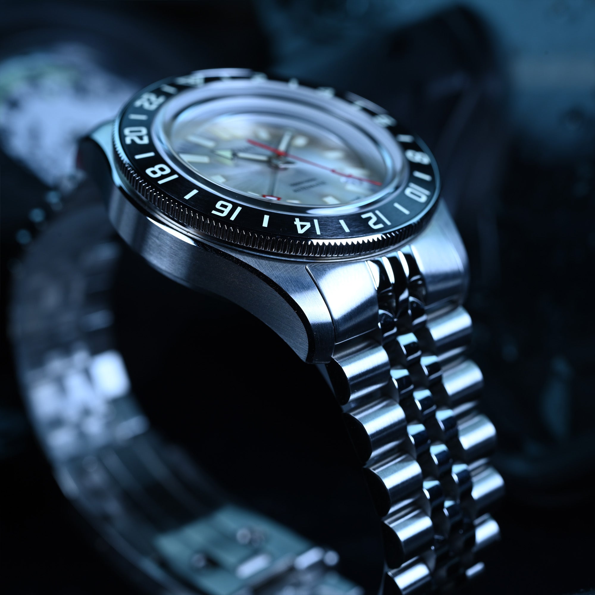 Best silver dial GMT tritium watch for diving and travel