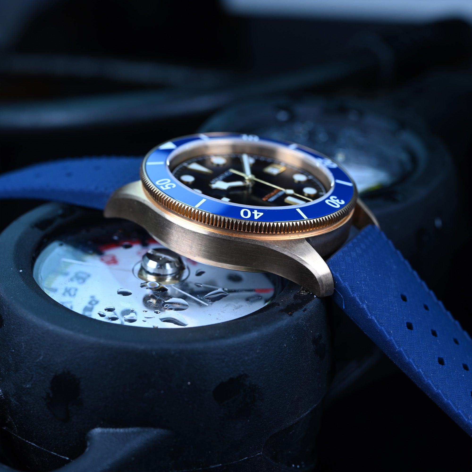 42mm Bronze Dive Watch with Blue Dial and Automatic Movement
