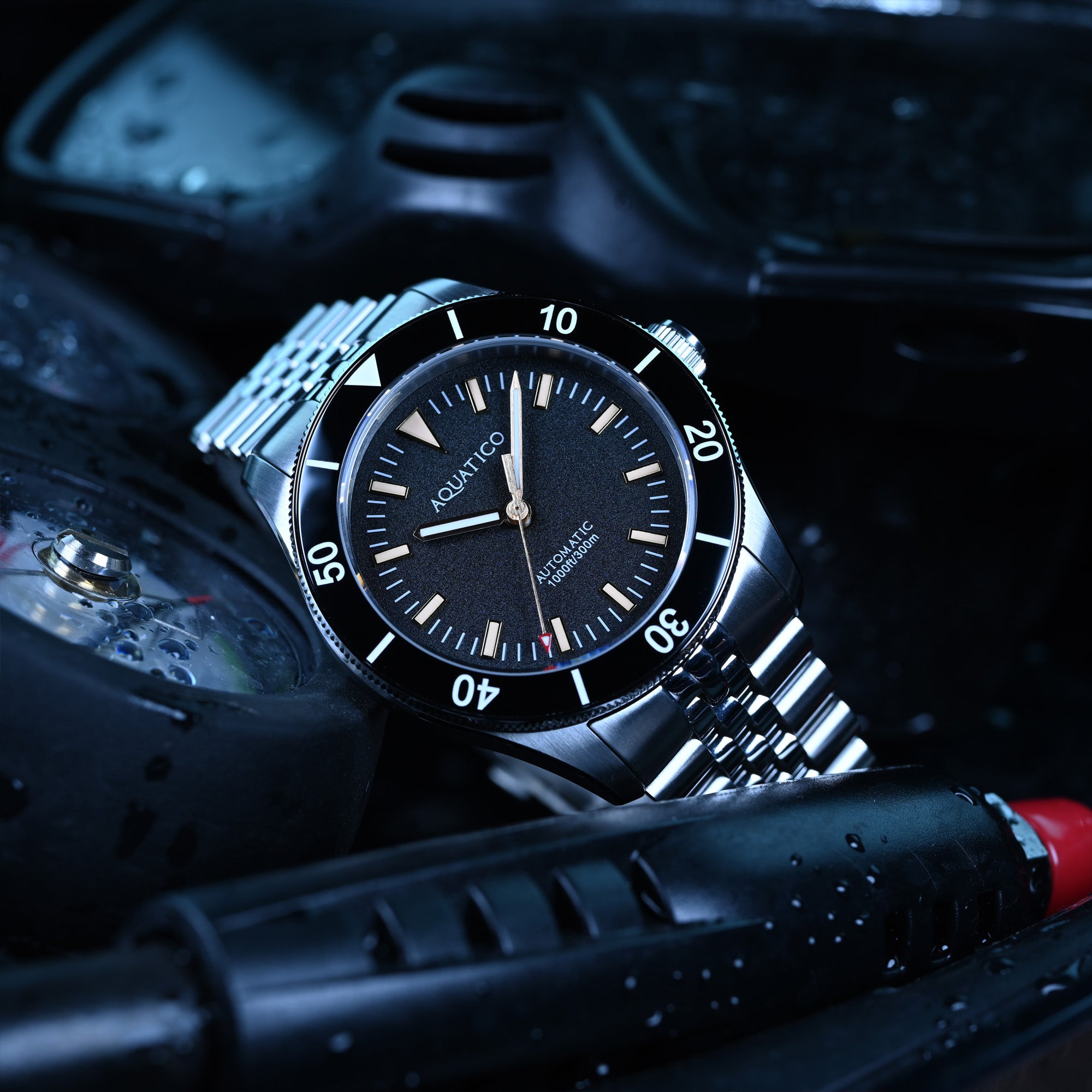 Automatic Dive Watch with No Date Black Dial