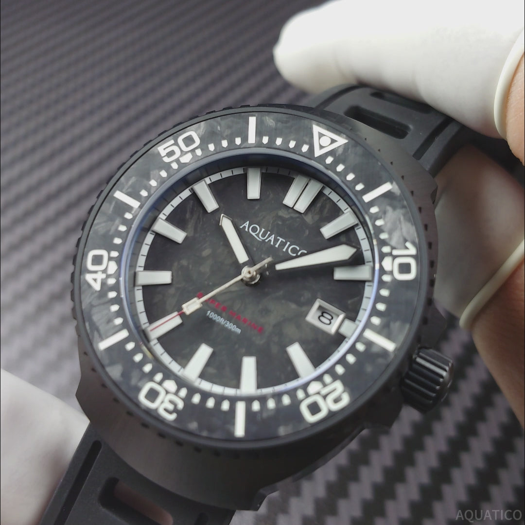 新品☆腕時計 AQUATICO ダイバーズウォッチ「チタンブラック」